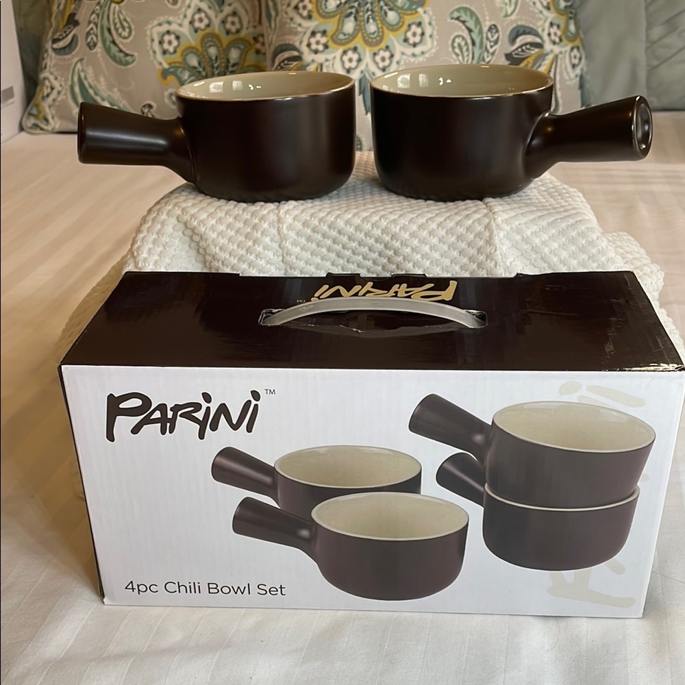 Parini 4pc Chili Bowl Set - Black and Cream